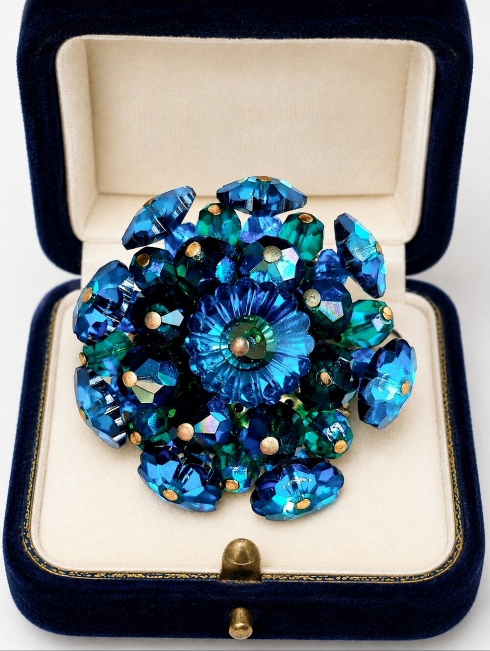 Marguerite Flower Crystal Round Vintage Brooch Aurora Borealis Blue Purple Green